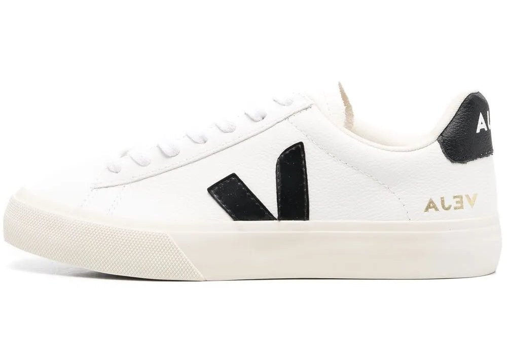 Veja White and Black